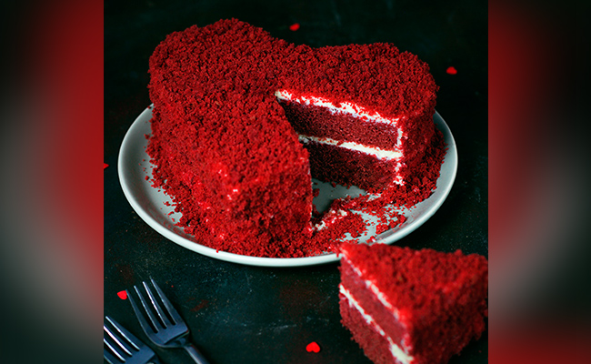 Bake A Cake For Valentine's Day.