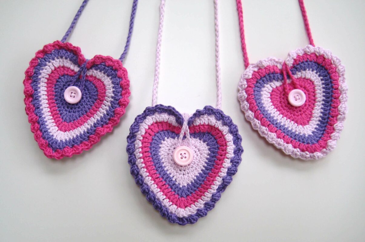 Heart-Shaped Treat Bags | Valentine Home Decor Ideas